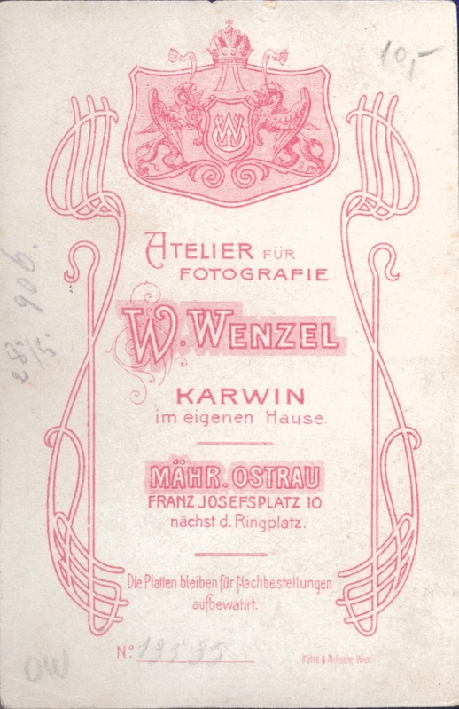 Rubová strana ateliérové fotografie: W. Wenzel, Karwin