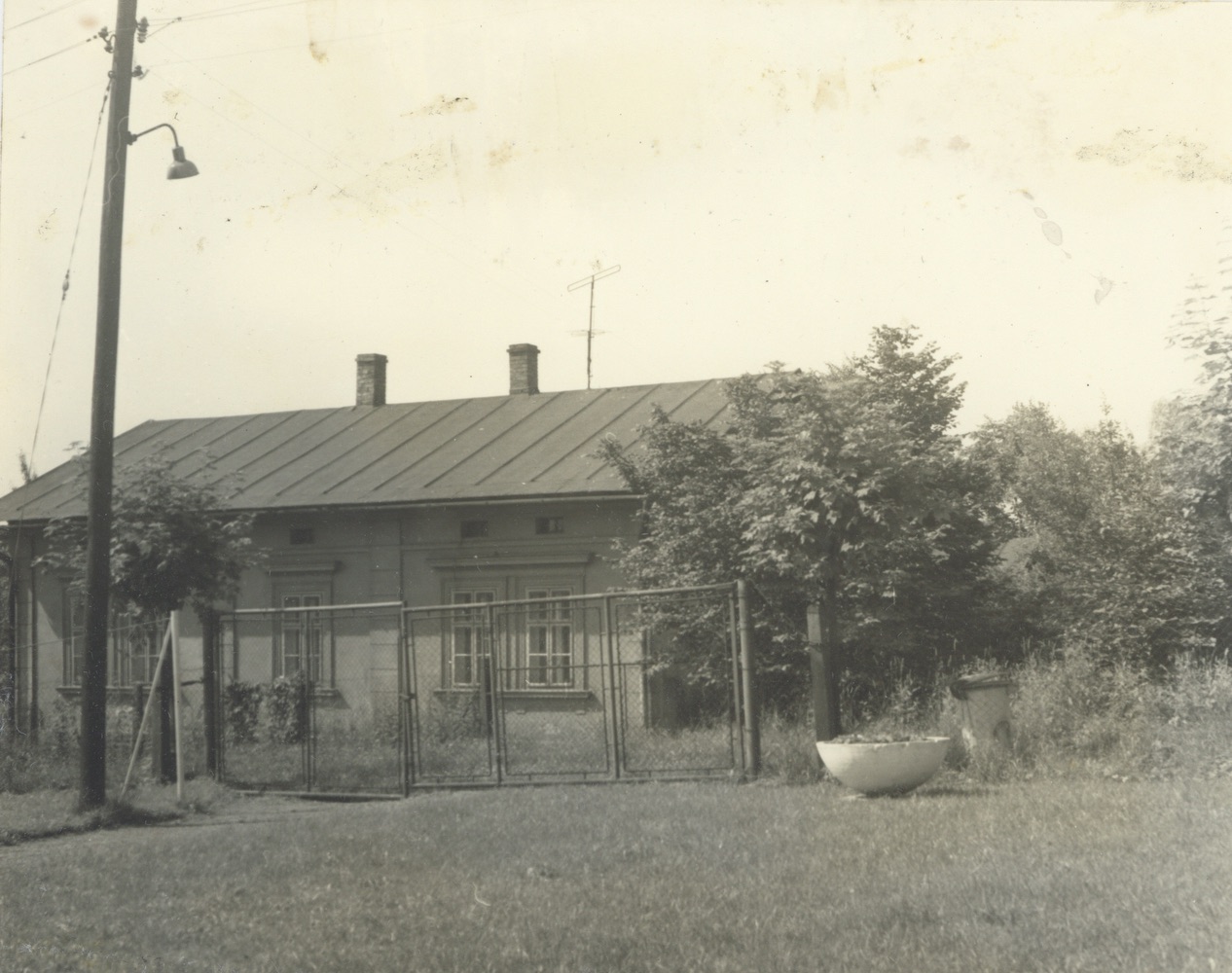 Dům čp. 966 na snímku z roku 1975