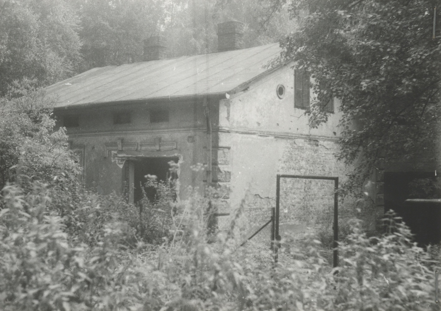 Dům čp. 983 na fotografii z roku 1983