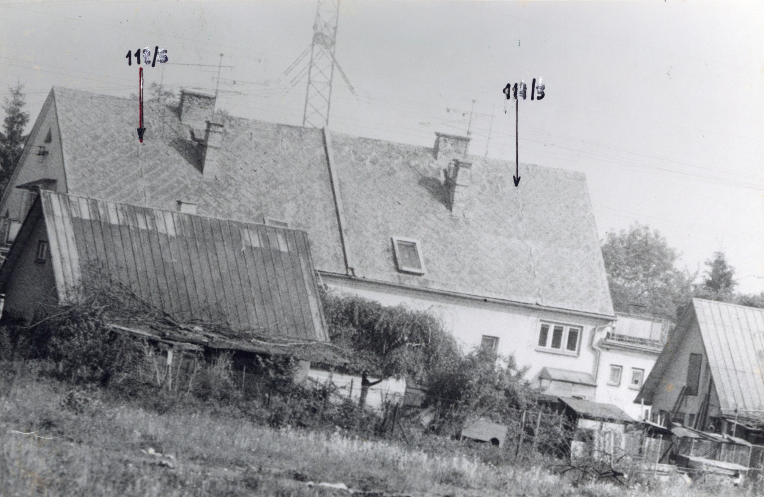 Dům čp. 111, 112 na snímku z 31.5.1996 (Sbírka Józefa Chmiela)