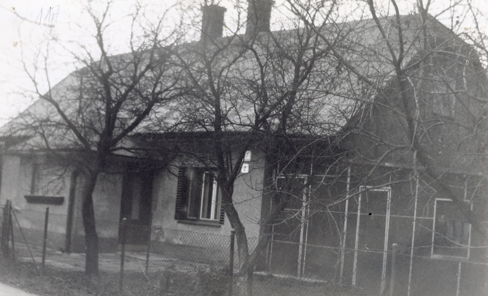 Dům čp. 117 v Lipinách na snímku z 4.12.1989 (Sbírka Józefa Chmiela)