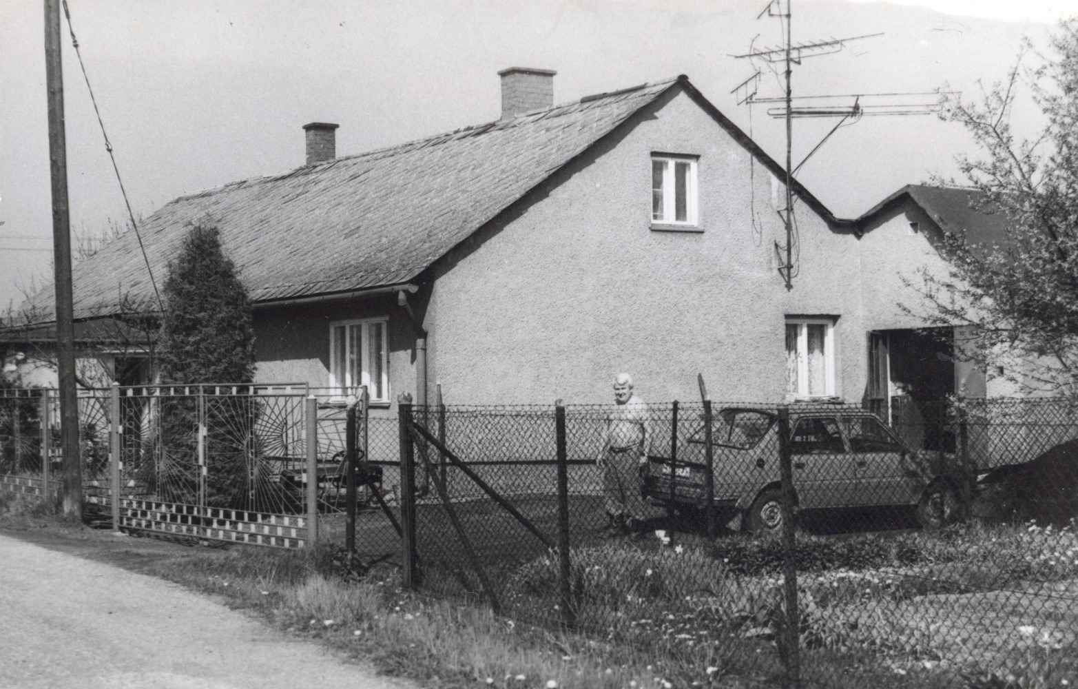 Dům čp. 140 na snímku z 30.4.1995 (Sbírka Józefa Chmiela)