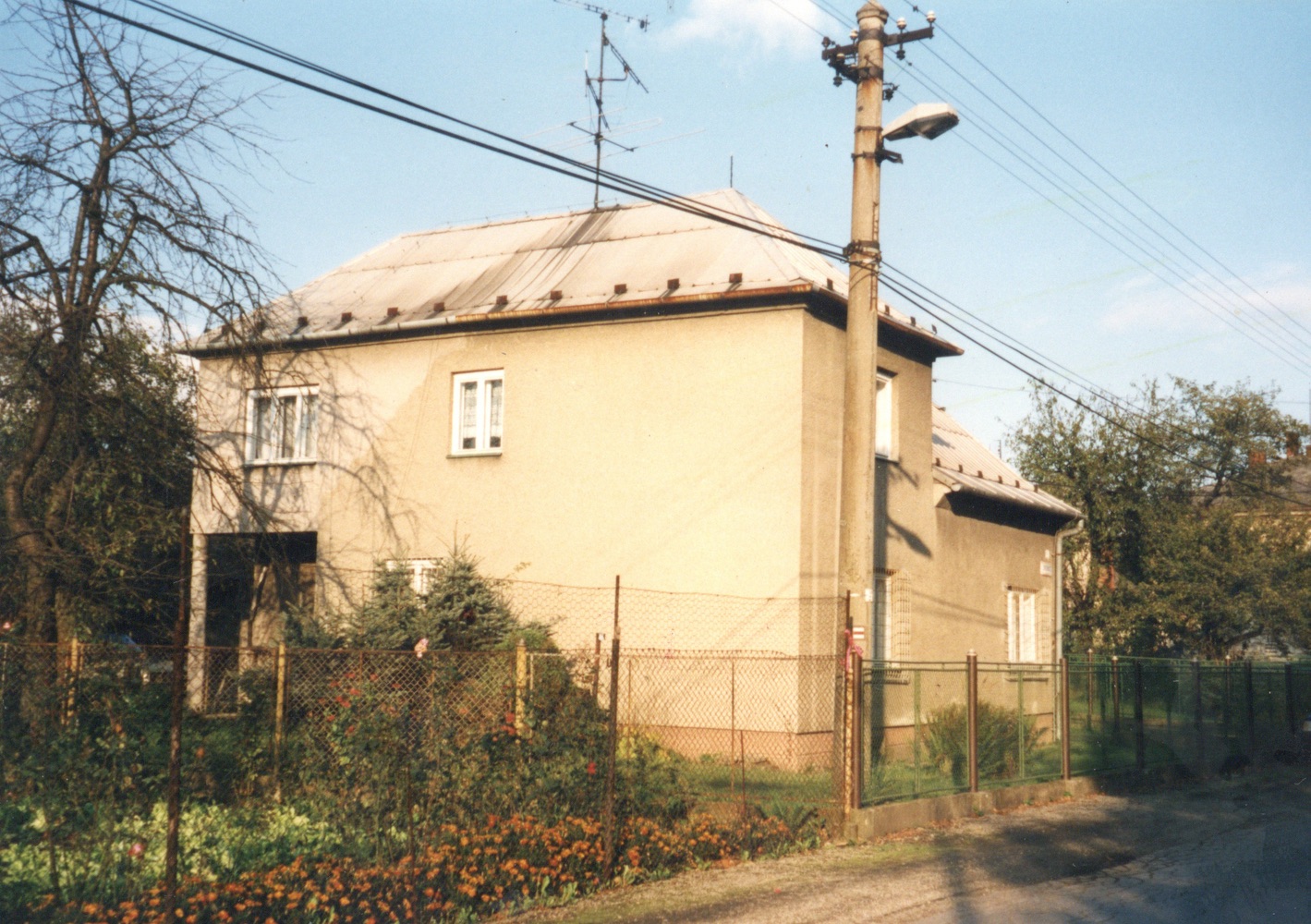 Dům čp. 162 na snímku z 24.10.1999 (Sbírka Józefa Chmiela)