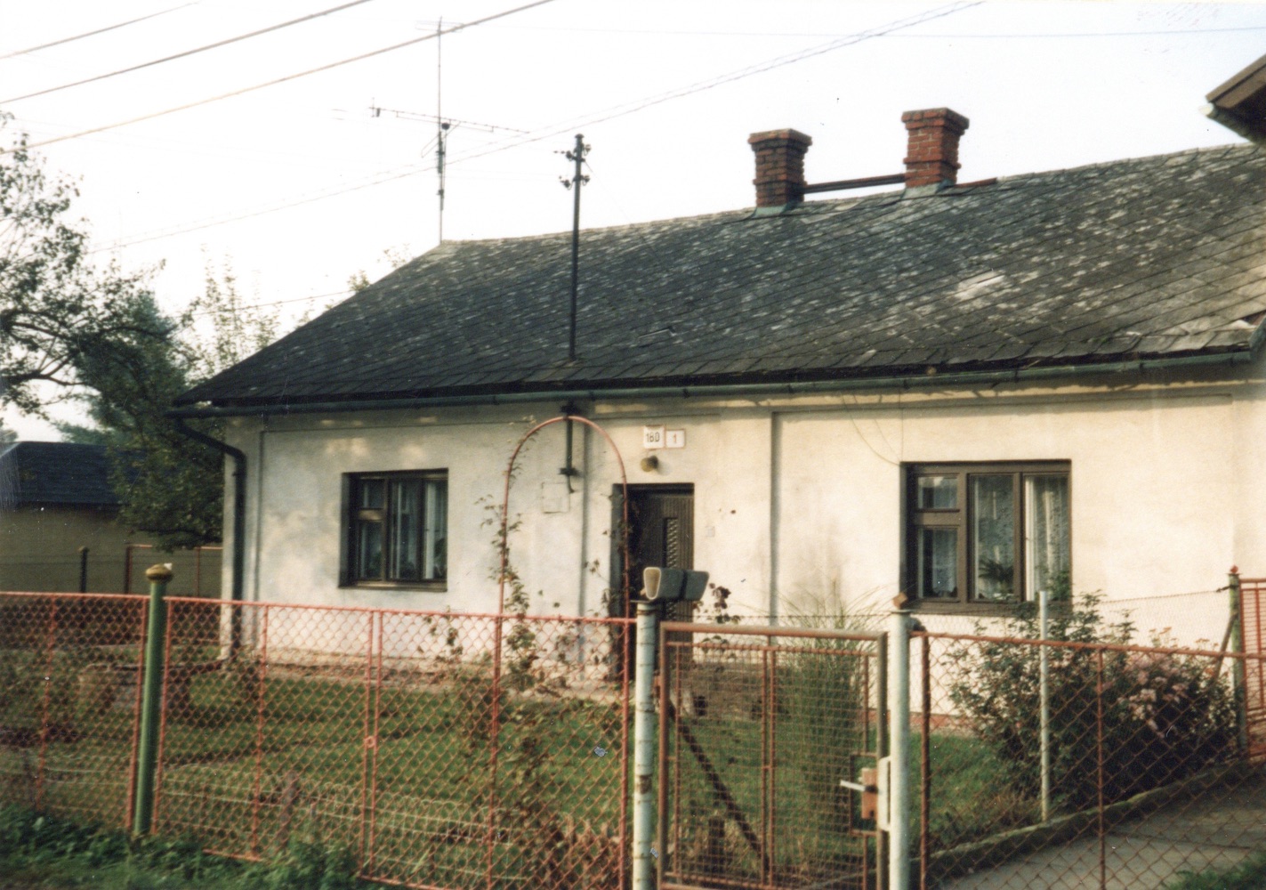 Dům čp. 180 na fotografii z 22.10.1999 (Sbírka Józefa Chmiela)