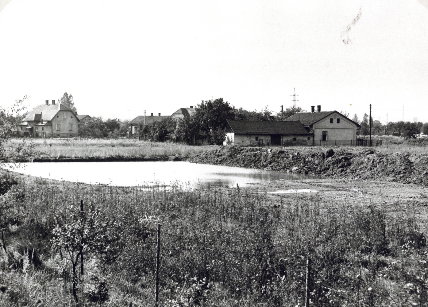 Vlevo dům čp. 378, vpravo pak dům čp. 182