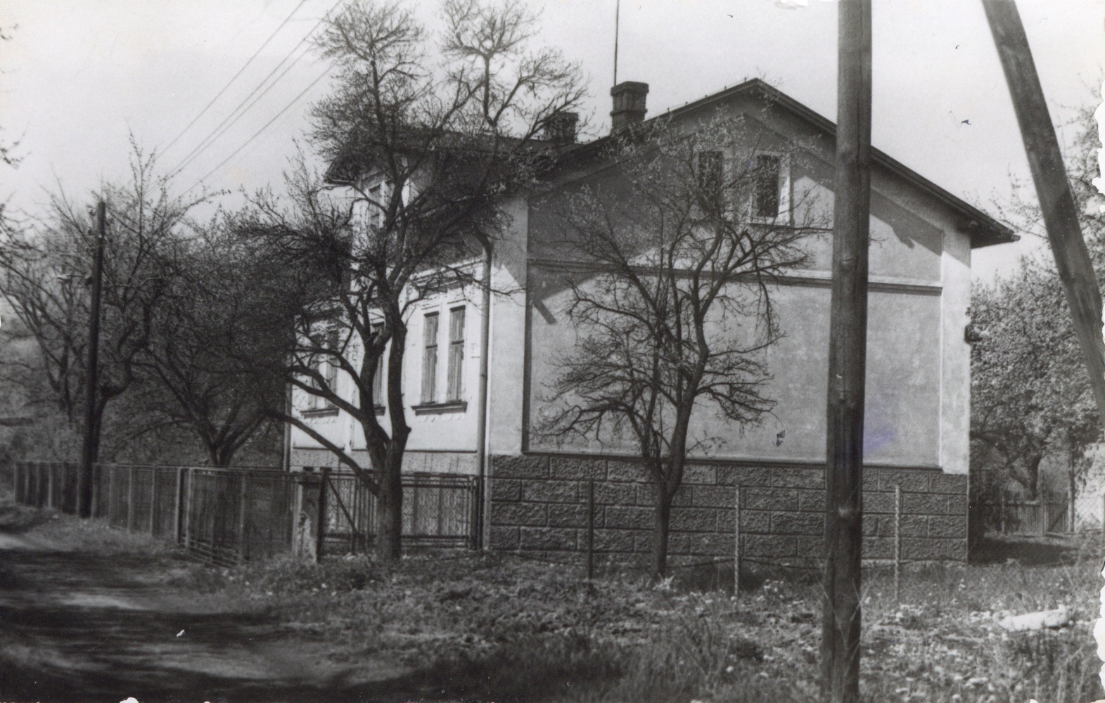 Dům čp. 205 v Lipinách na snímku z 30.4.1995 (Sbírka Józefa Chmiela)