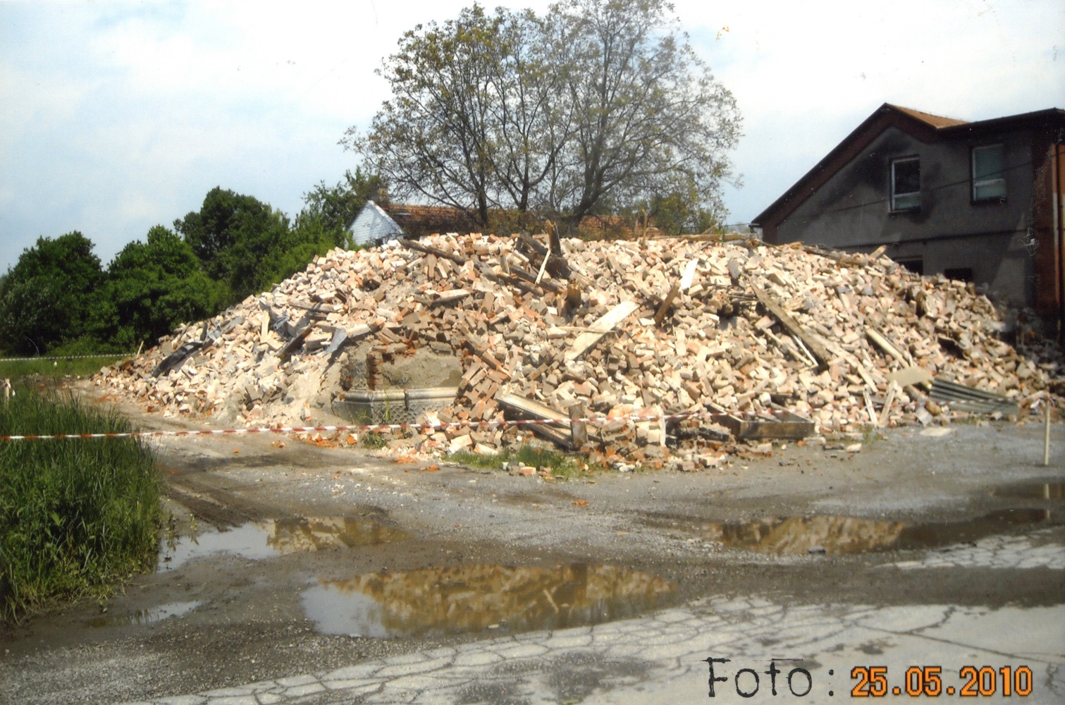 Po demolici domu čp. 235, snímek z 25.5.2010 (Sbírka Józefa Chmiela)
