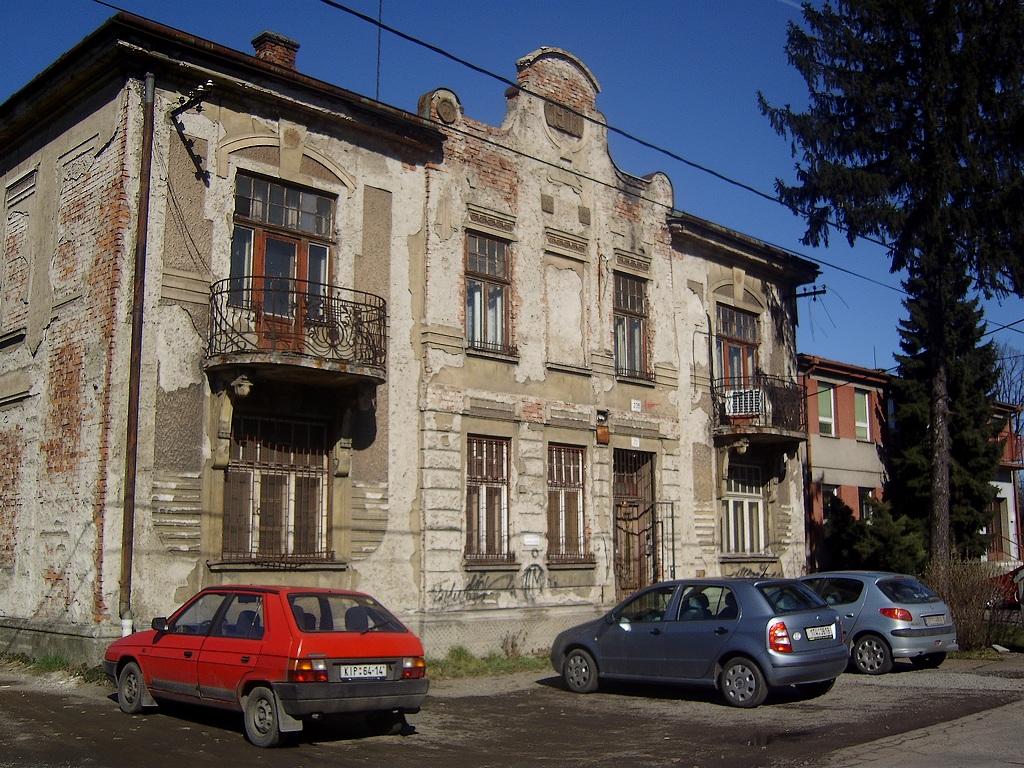 Dům čp. 235 na snímku z roku 2008 (Zdroj: Zaniklé obce a objekty. Autor: Jan Polakovič. Odkaz = KLIK NA FOTOGRAFII...)