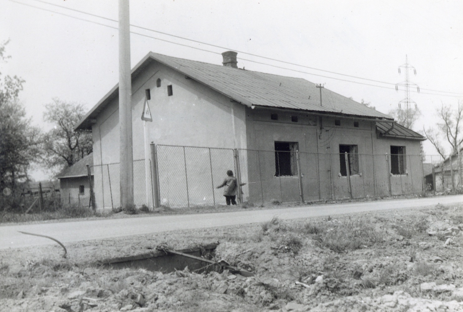 Pozůstatky domu čp. 273 v Lipinách na snímku z 4.4.1989 (Sbírka Józefa Chmiela)