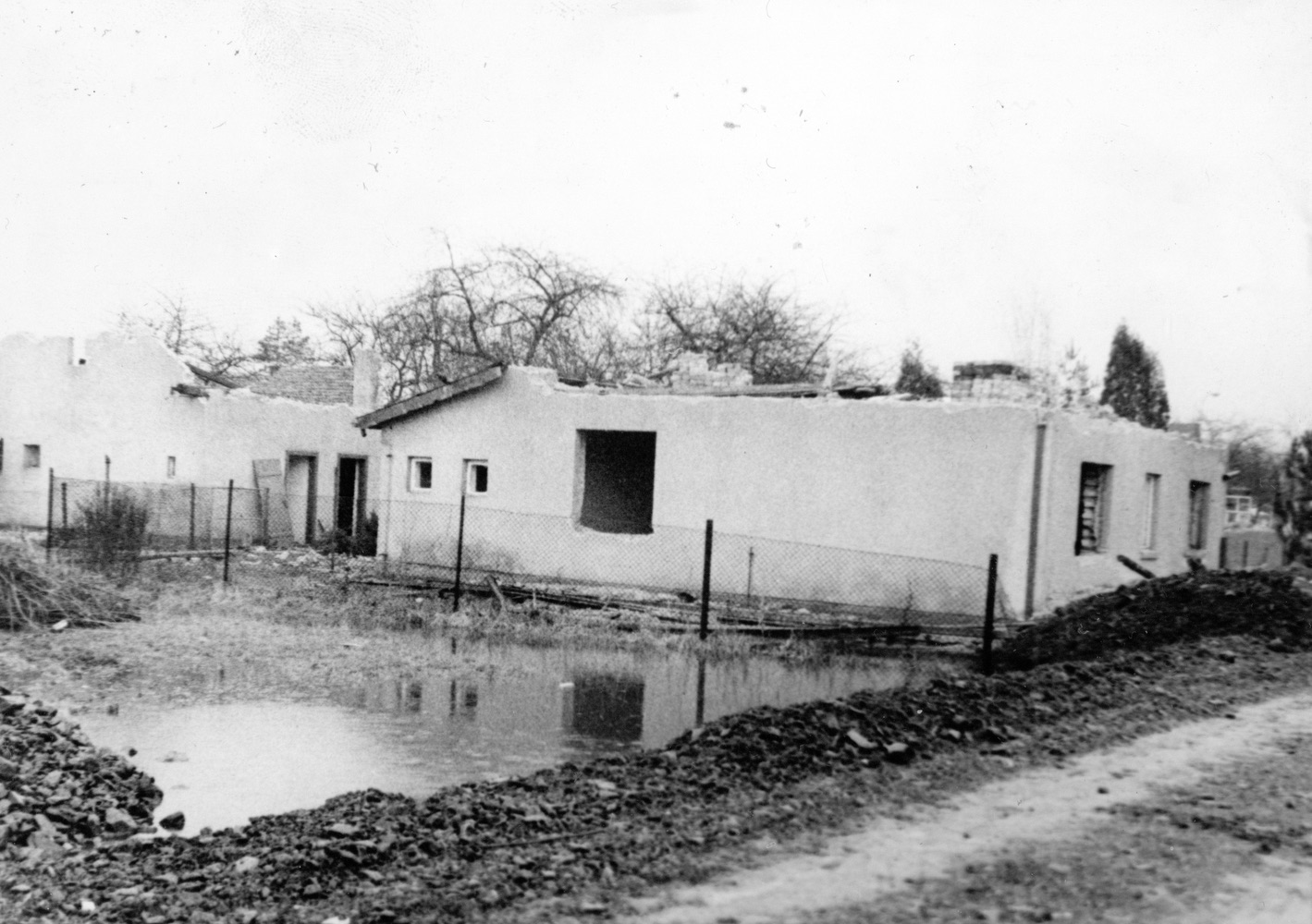 Pozůstatky domu čp. 279 na snímku z 19.2.1989 (Sbírka Józefa Chmiela)