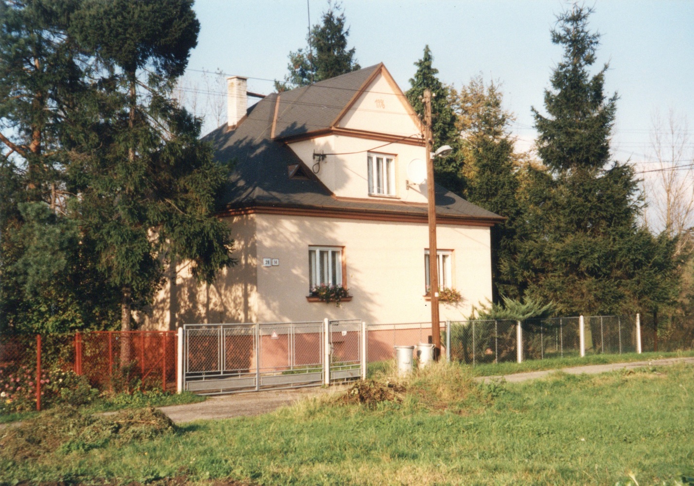 Dům čp. 28 na fotografii z 18.10.1999 (Sbírka Józefa Chmiela)