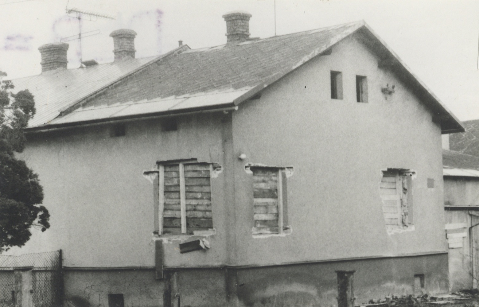 Stav domu čp. 294 na snímku z 5.1.1991 (Sbírka Józefa Chmiela)