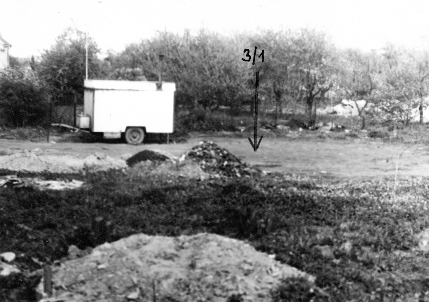Místo kde stával dům čp. 3 na snímku z 8.5.1992 (Sbírka Józefa Chmiela)