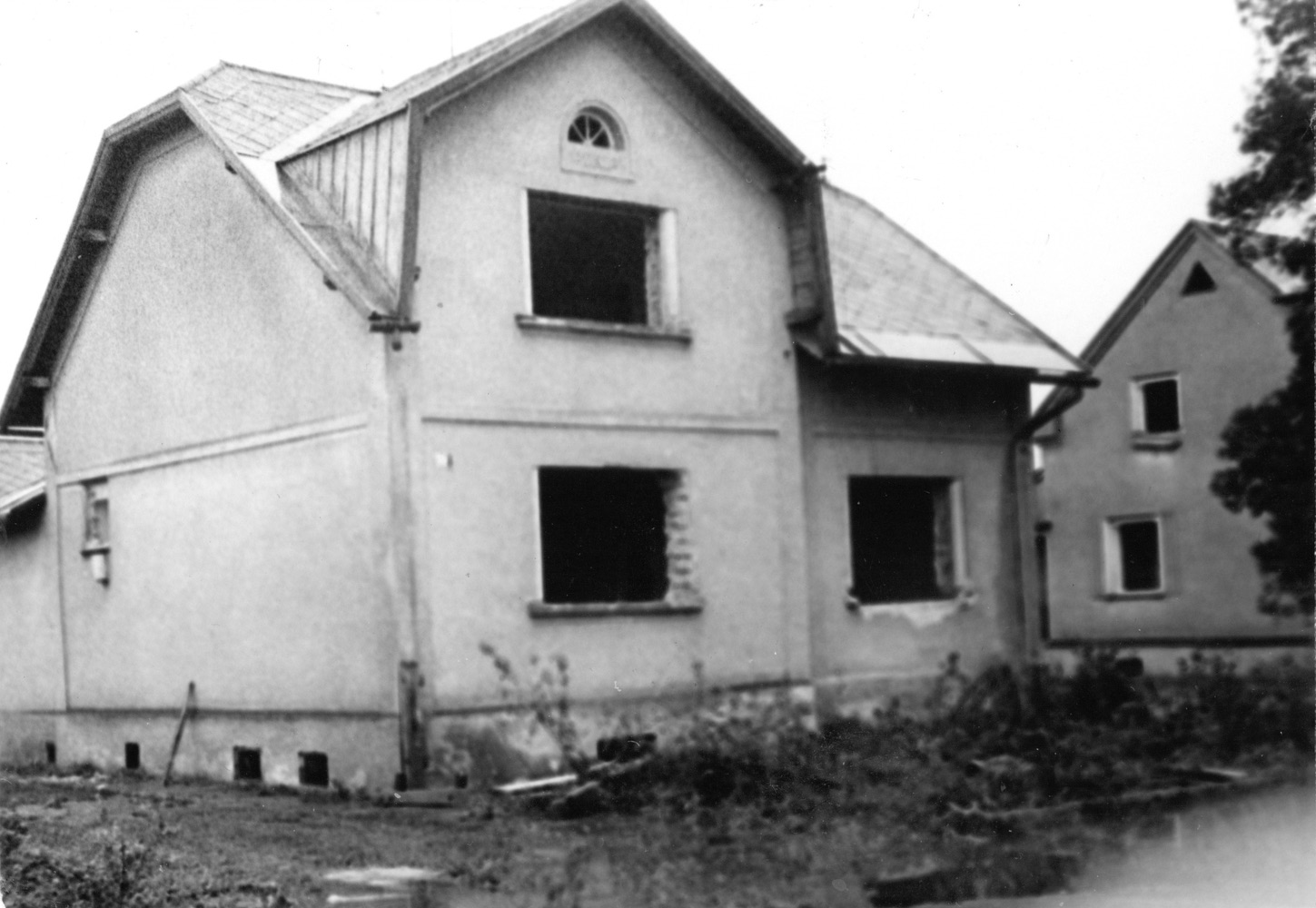 Stav domu čp. 312 na snímku ze dne 2.5.1989 (Sbírka Józefa Chmiela)