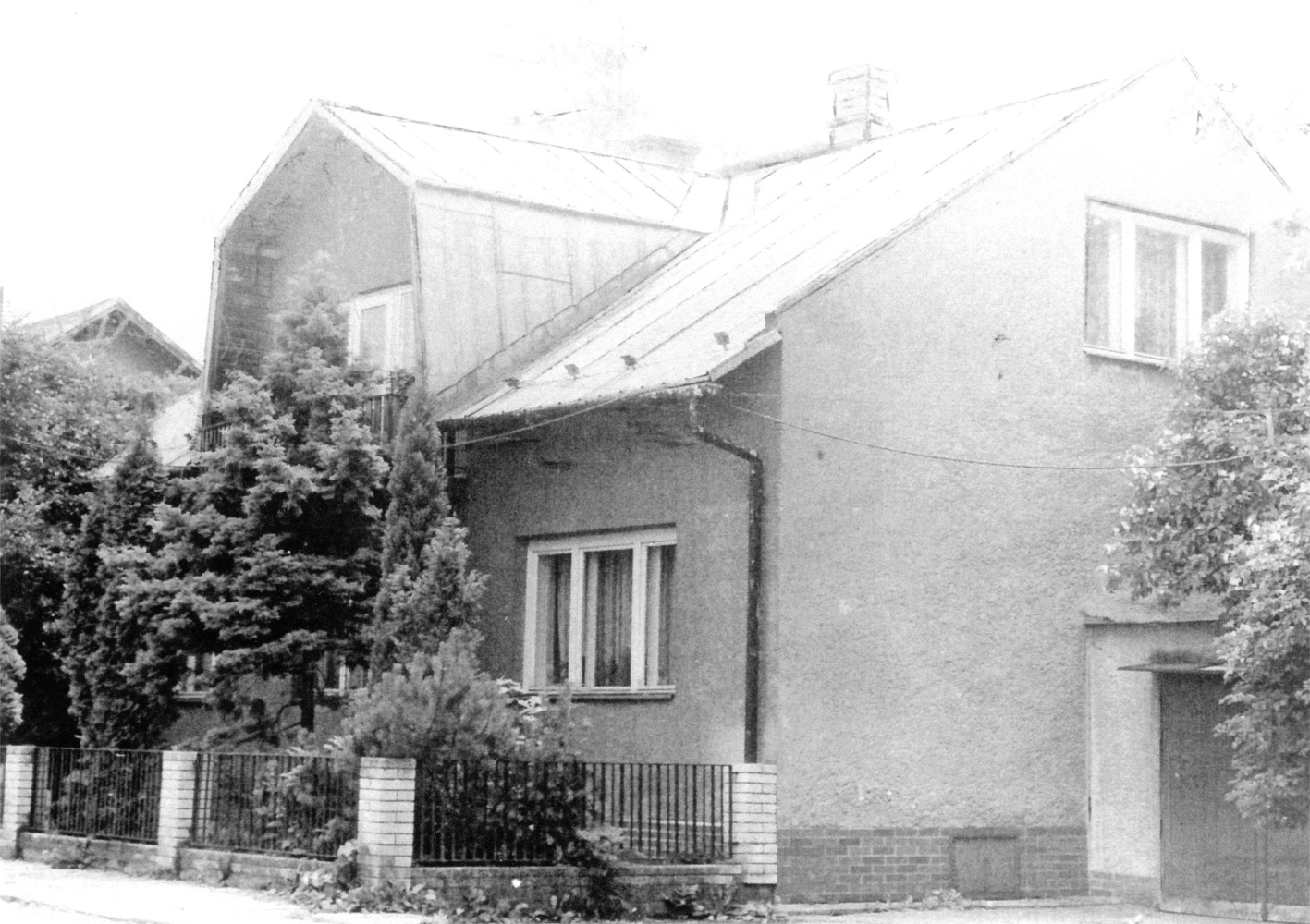 Dům čp. 325 na snímku z 14.7.1996 (Sbírka Józefa Chmiela)