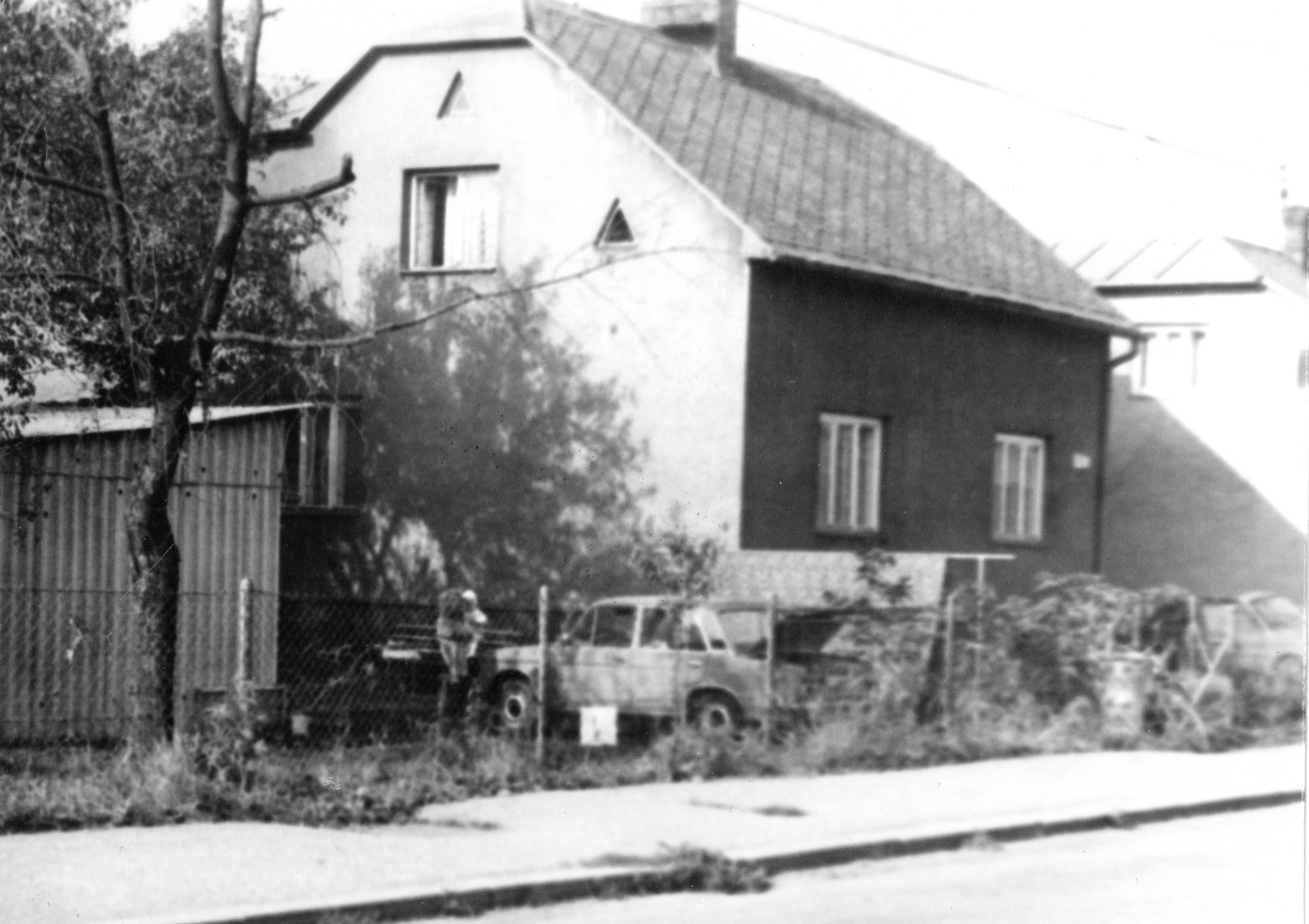Dům čp. 352 na snímku z 16.10.1988 (Sbírka Józefa Chmiela)