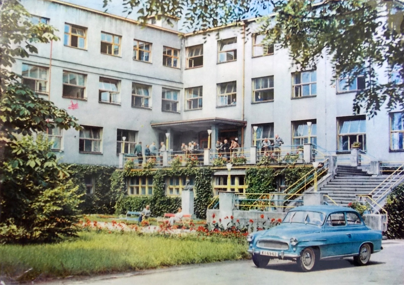 Budova nového sanatoria Lázní Darkov, čp. 385 (Zdroj: fotopolska.eu. Odkaz: KLIK na obrázek...)