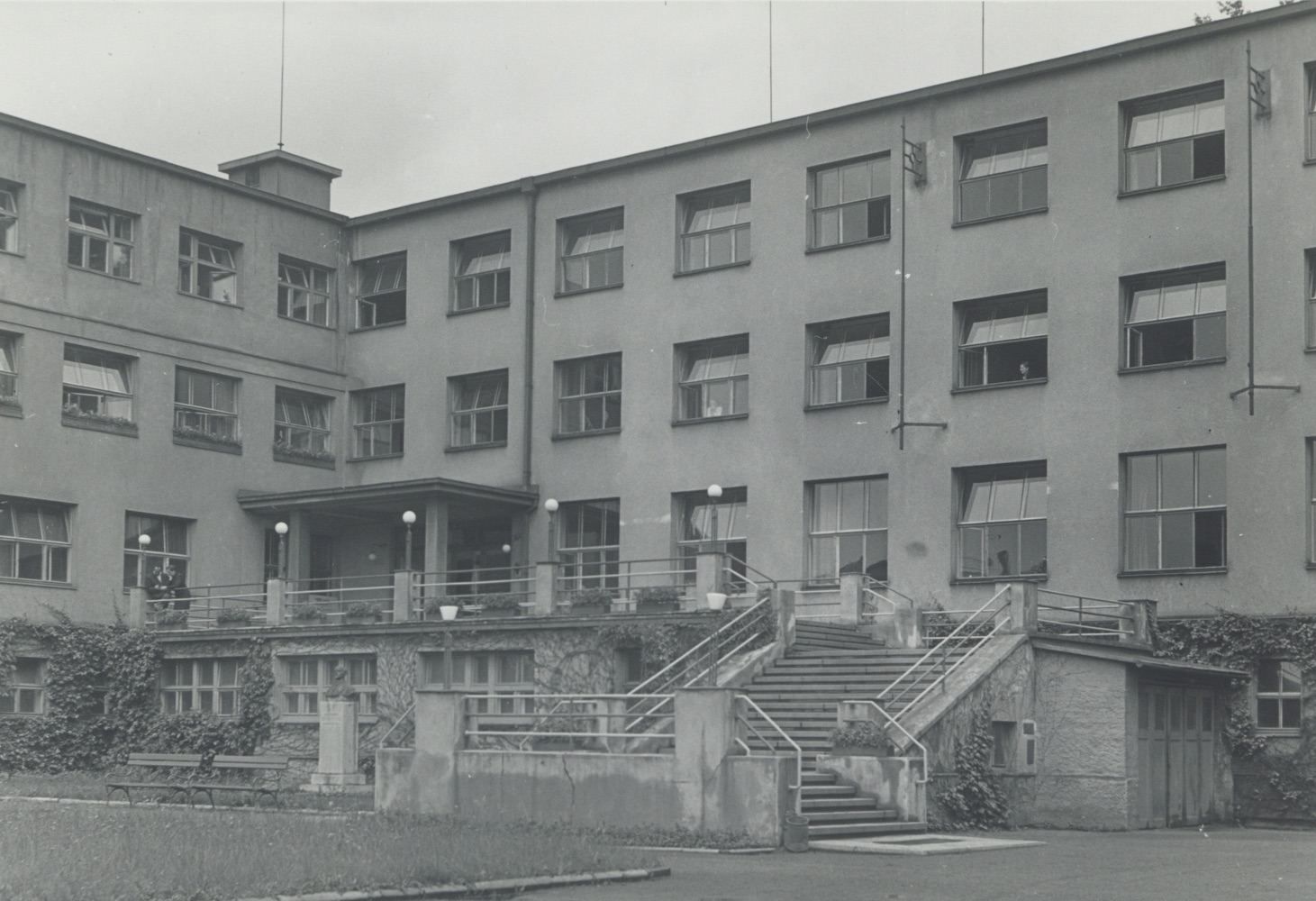 Budova nového sanatoria Lázní Darkov, čp. 385 (postavena v letech 1931-33)