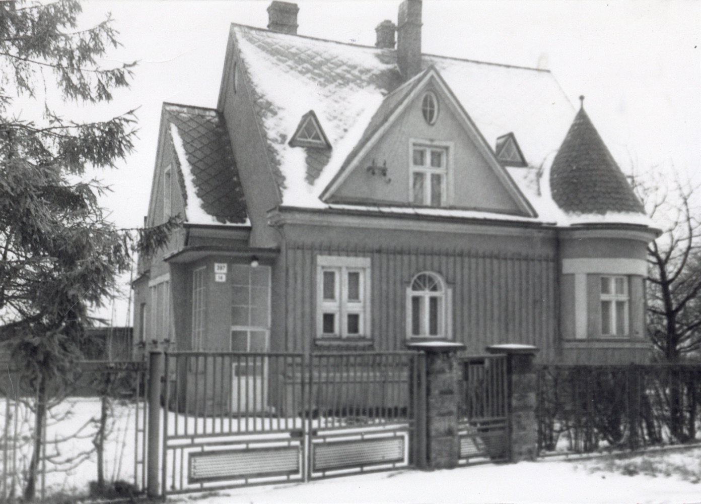 Dům čp. 397 na snímku z 4.12.1988 (Sbírka Józefa Chmiela)