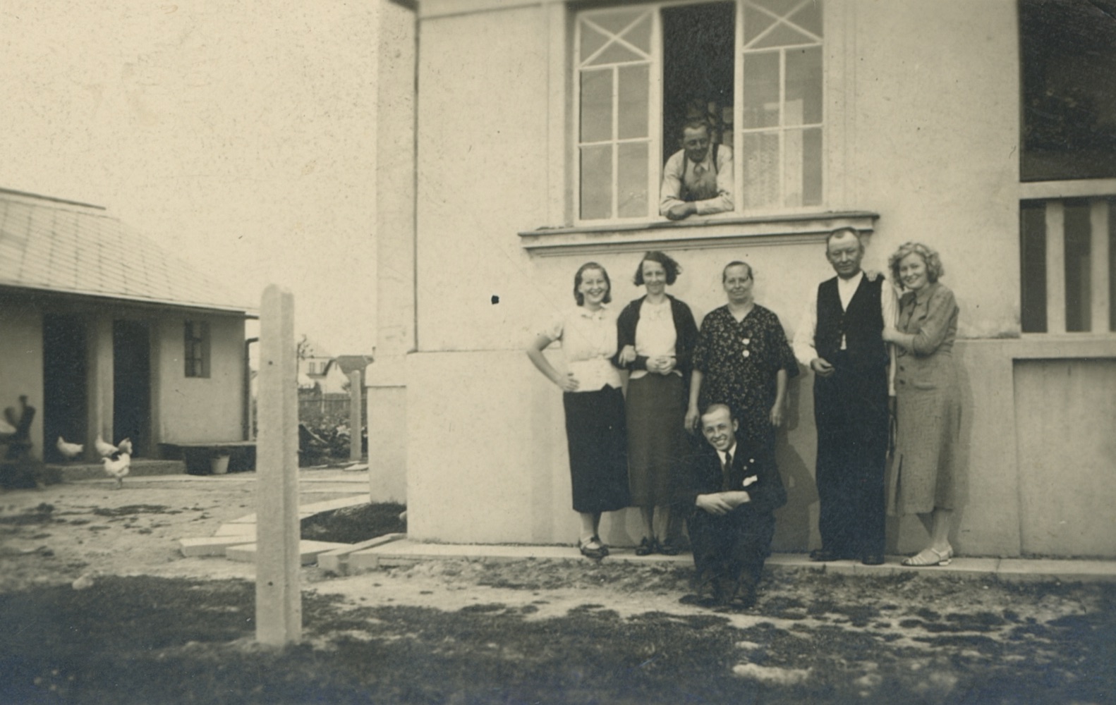 Momentka ze života... Dům čp. 415 byl postaven přibližně v roce 1936. (S laskavým svolením p. M. Dworokové, ze soukromé sbírky)