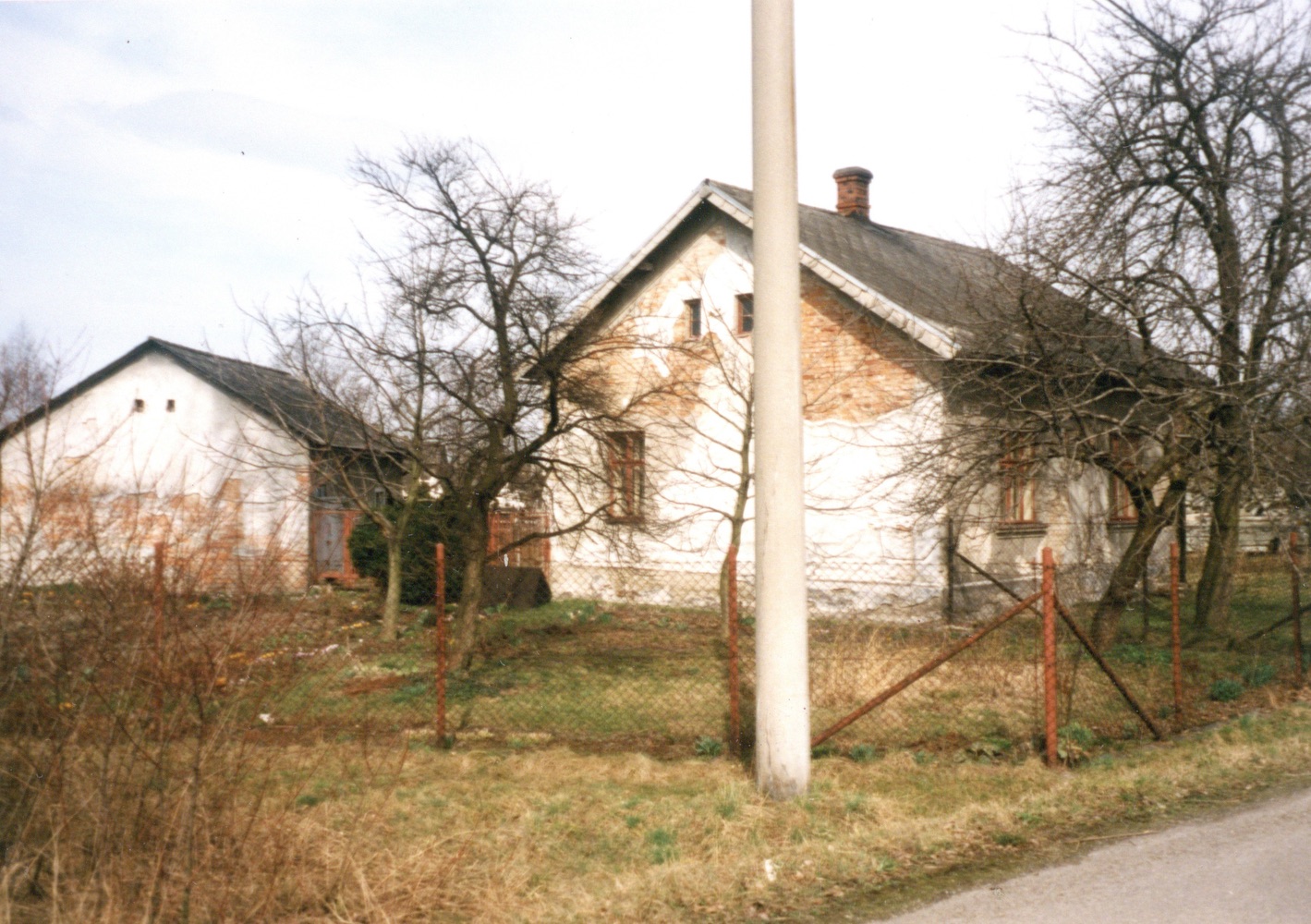 Dům čp. 419 na snímku z 26.3.1999 (Sbírka Józefa Chmiela)