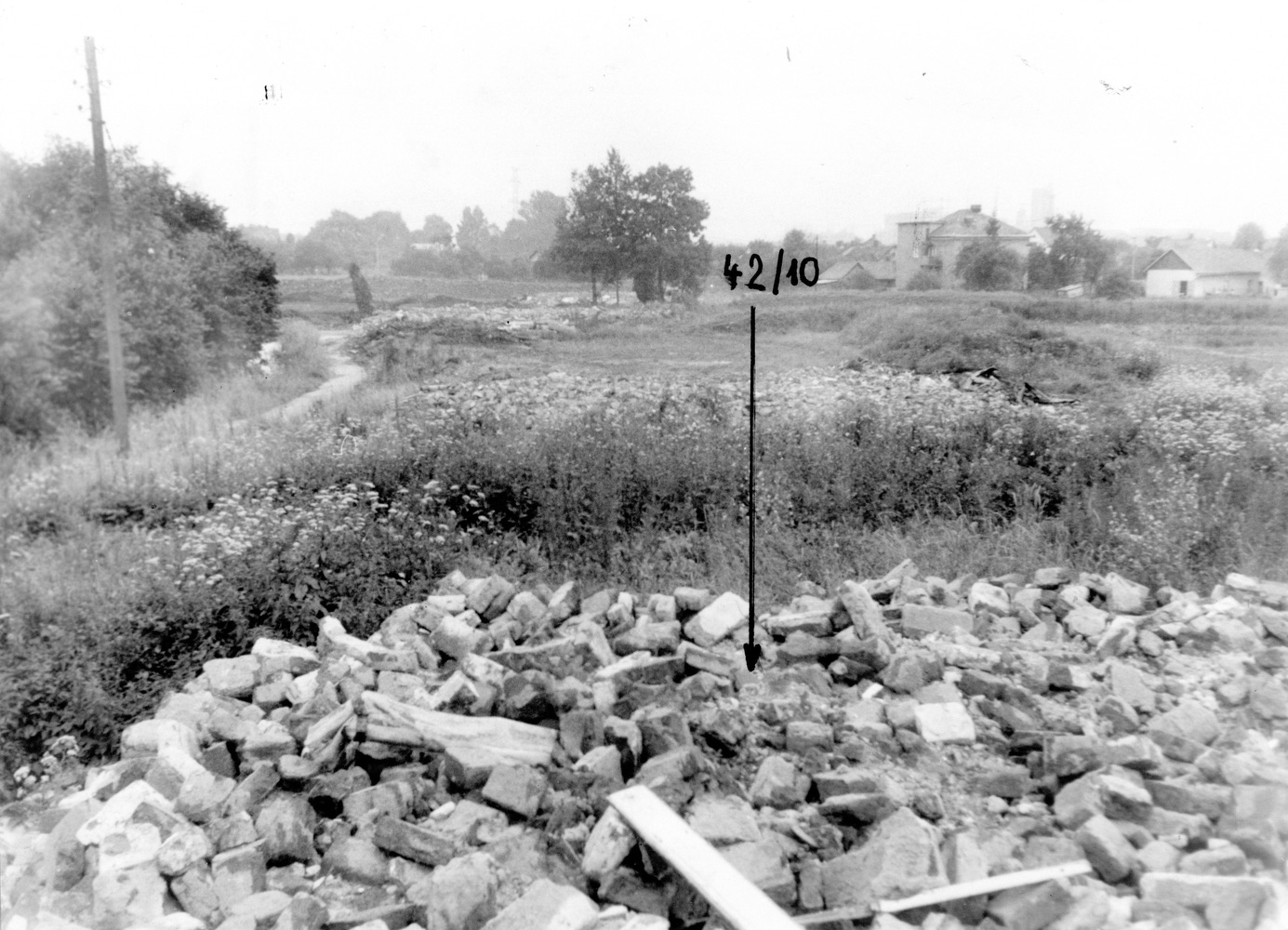 Pozůstatky domu čp. 42 na snímku z 13.7.1989 (Sbírka Józefa Chmiela)