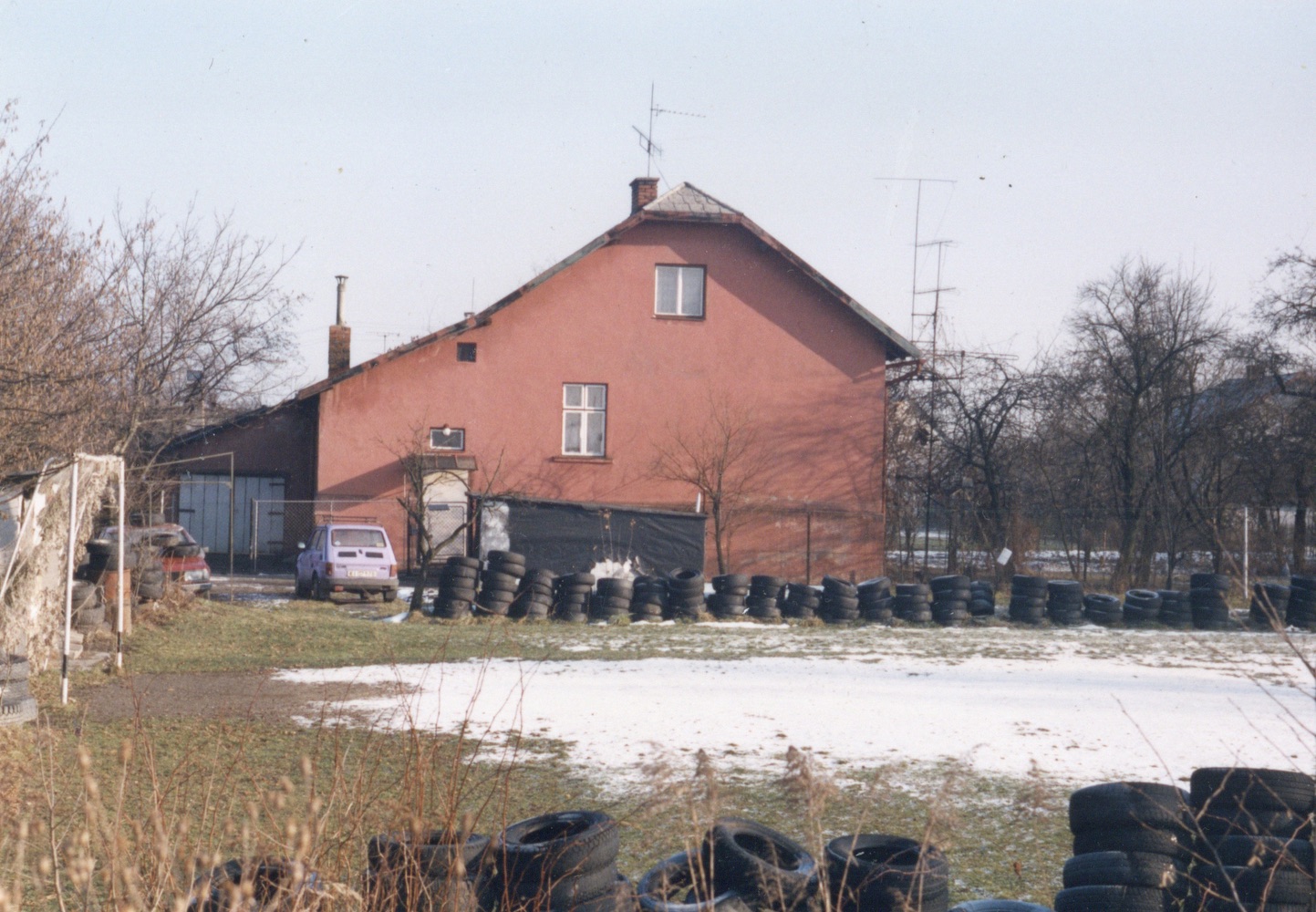Dům čp. 421 na snímku z 13.1.2000 (Sbírka Józefa Chmiela)
