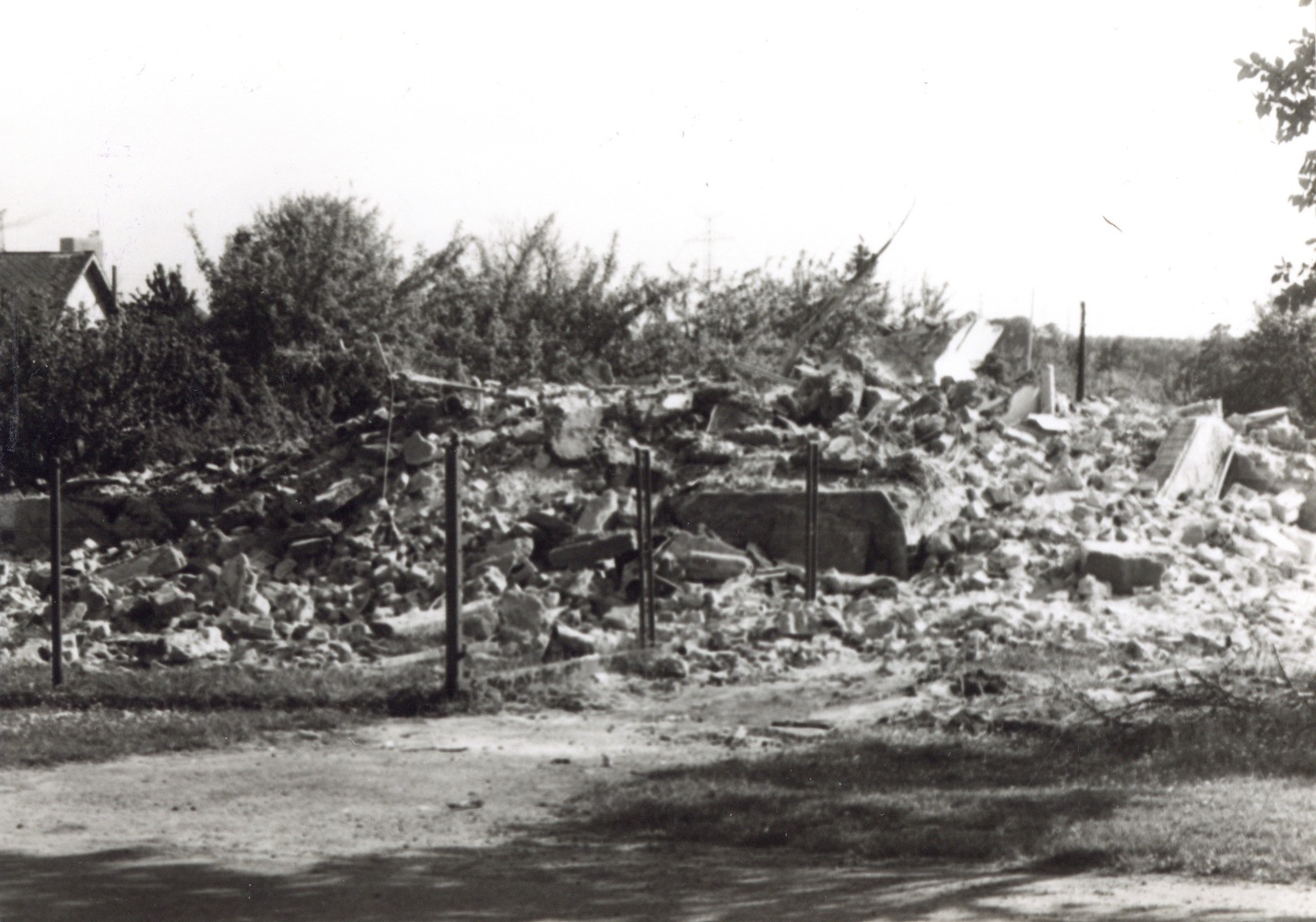 Dům čp. 424 po demolici na snímku z 25.6.1992 (Sbírka Józefa Chmiela)