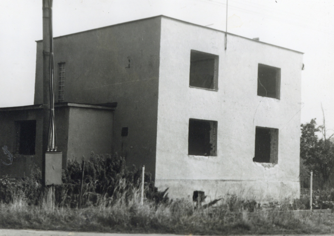 Pozůstatky domu čp. 425 na snímku z 19.9.1992 (Sbírka Józefa Chmiela)