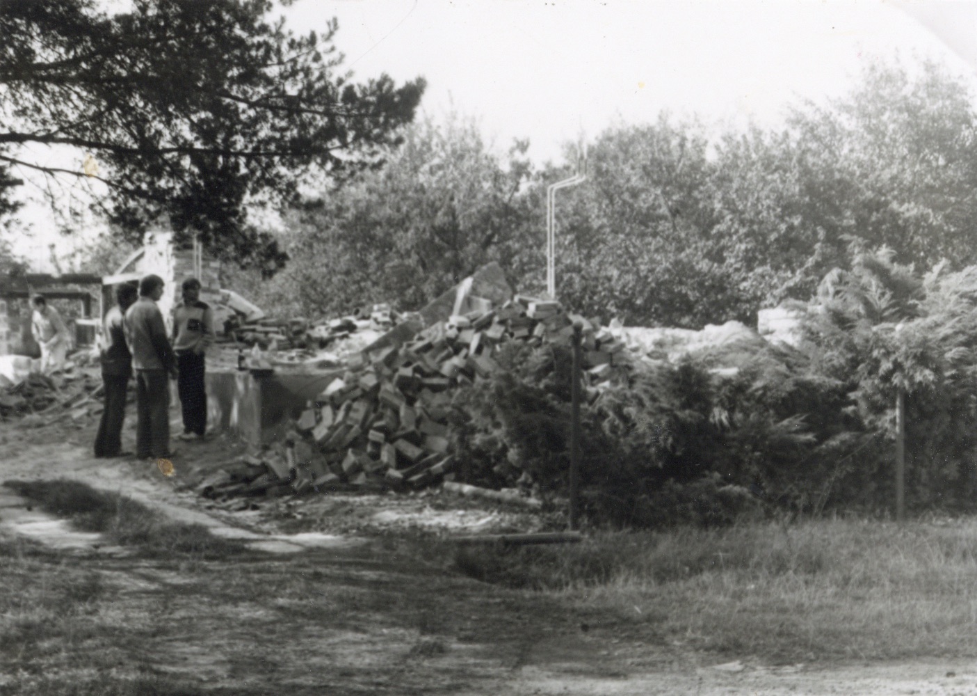 Pozůstatky domu čp. 444 na snímku z 19.10.1992 (Sbírka Józefa Chmiela)
