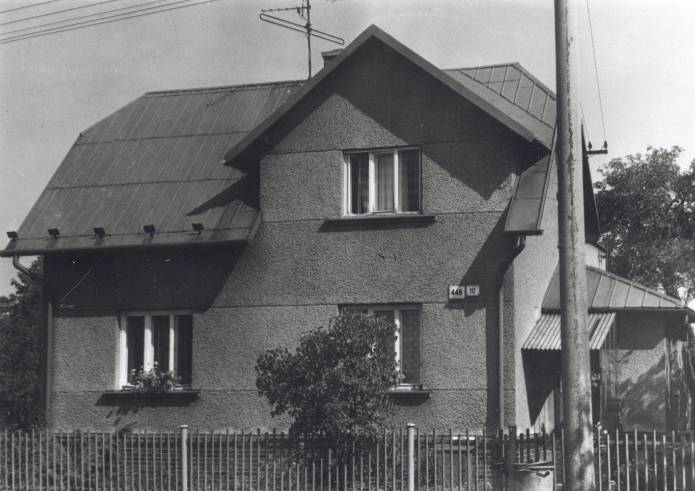 Dům čp. 448 na snímku z 5.8.1992 (Sbírka Józefa Chmiela)