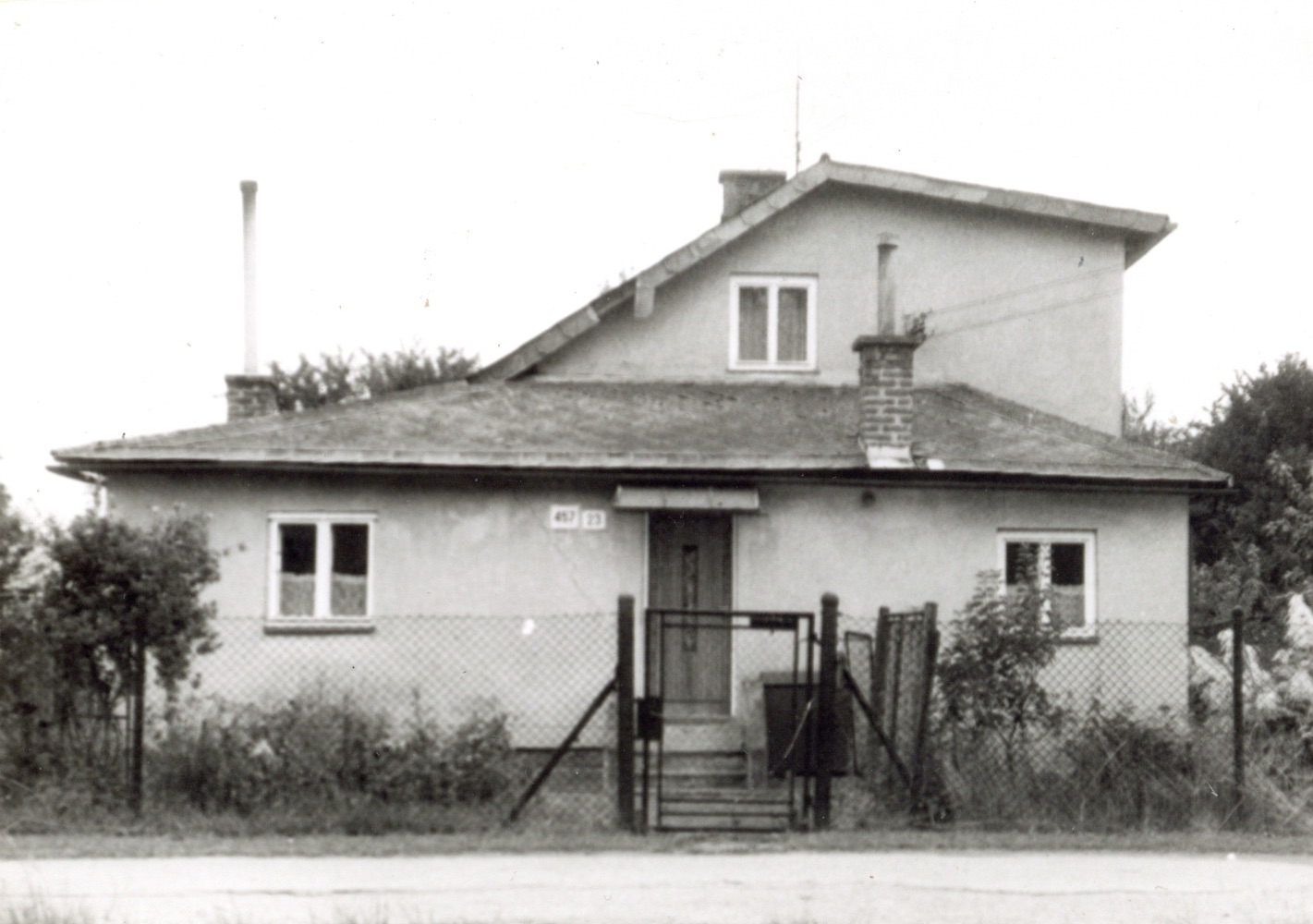 Dům čp. 457 na snímku z 25.6.1990 (Sbírka Józefa Chmiela)