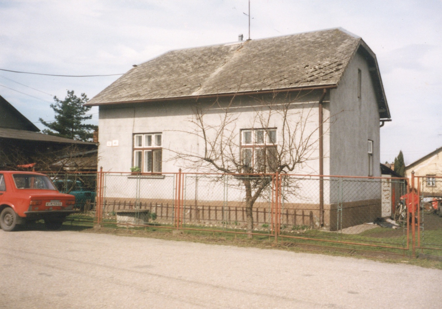 Dům čp. 46 na snímku z 26.3.1999 (Sbírka Józefa Chmiela)