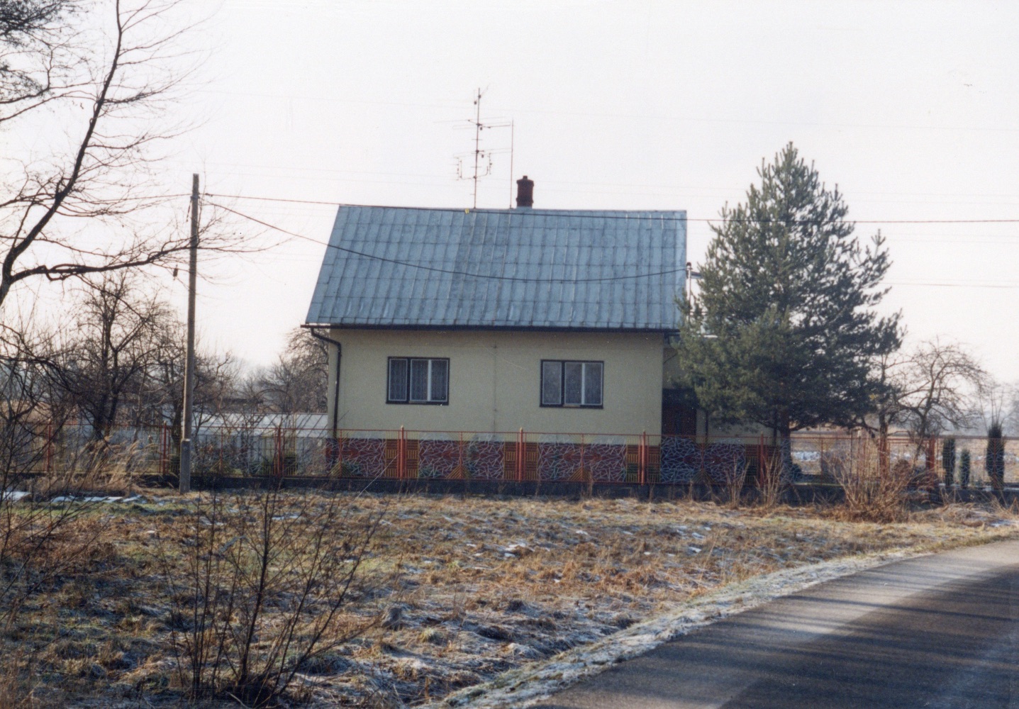Dům čp. 464 na snímku z 13.1.2000 (Sbírka Józefa Chmiela)