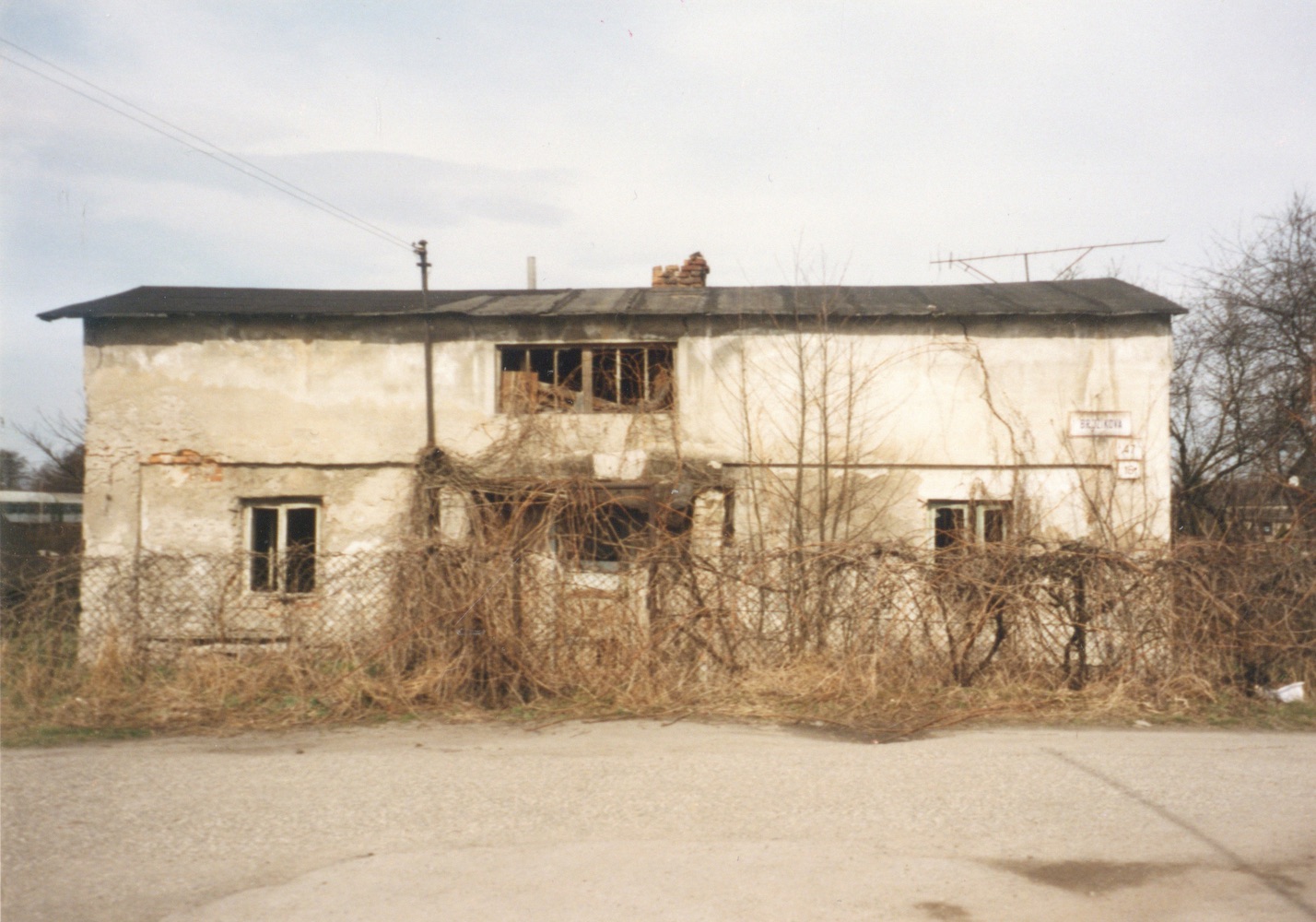 Dům čp. 47 na snímku z 26.3.1999 (Sbírka Józefa Chmiela)