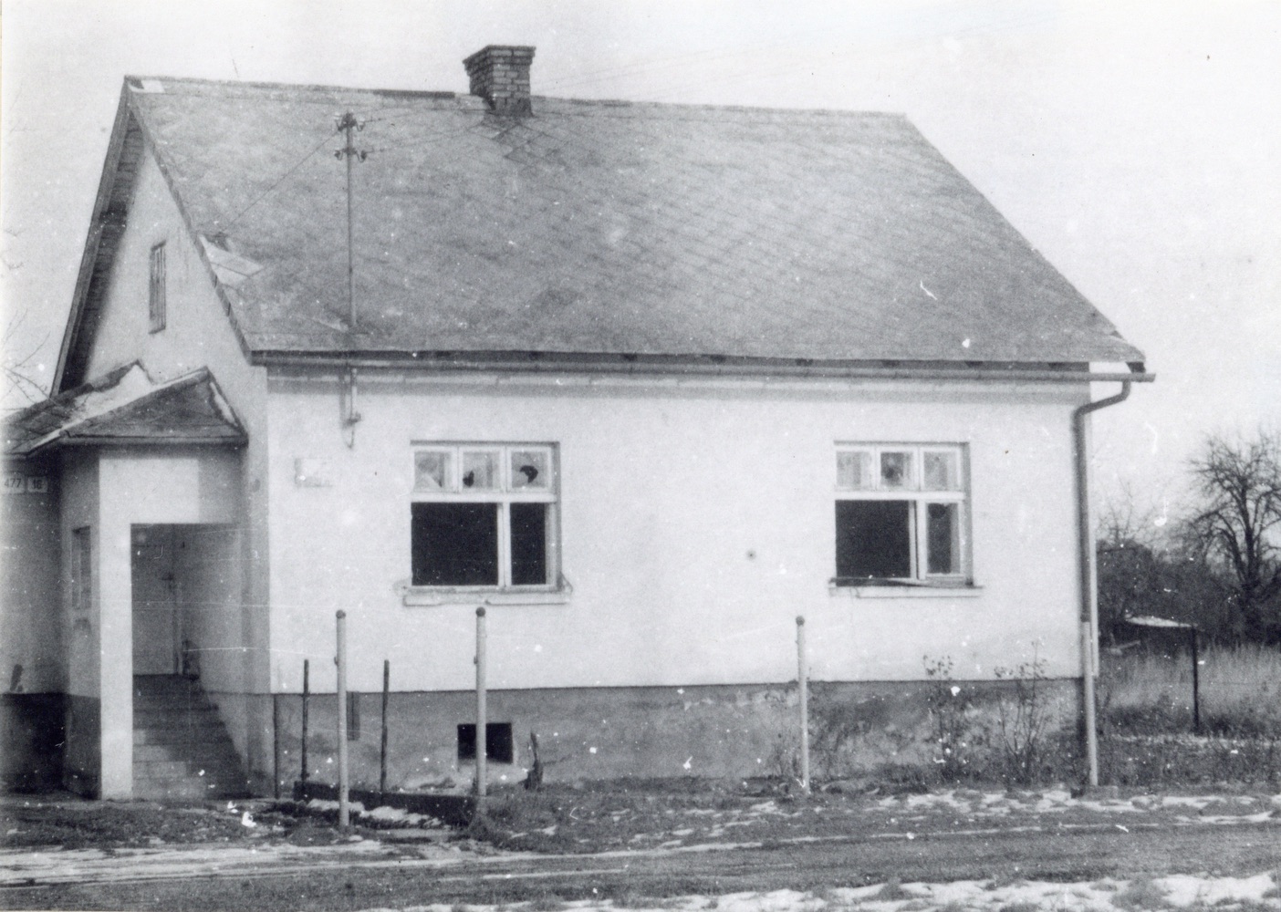 Dům čp. 477 na snímku z 27.12.1994 (Sbírka Józefa Chmiela)