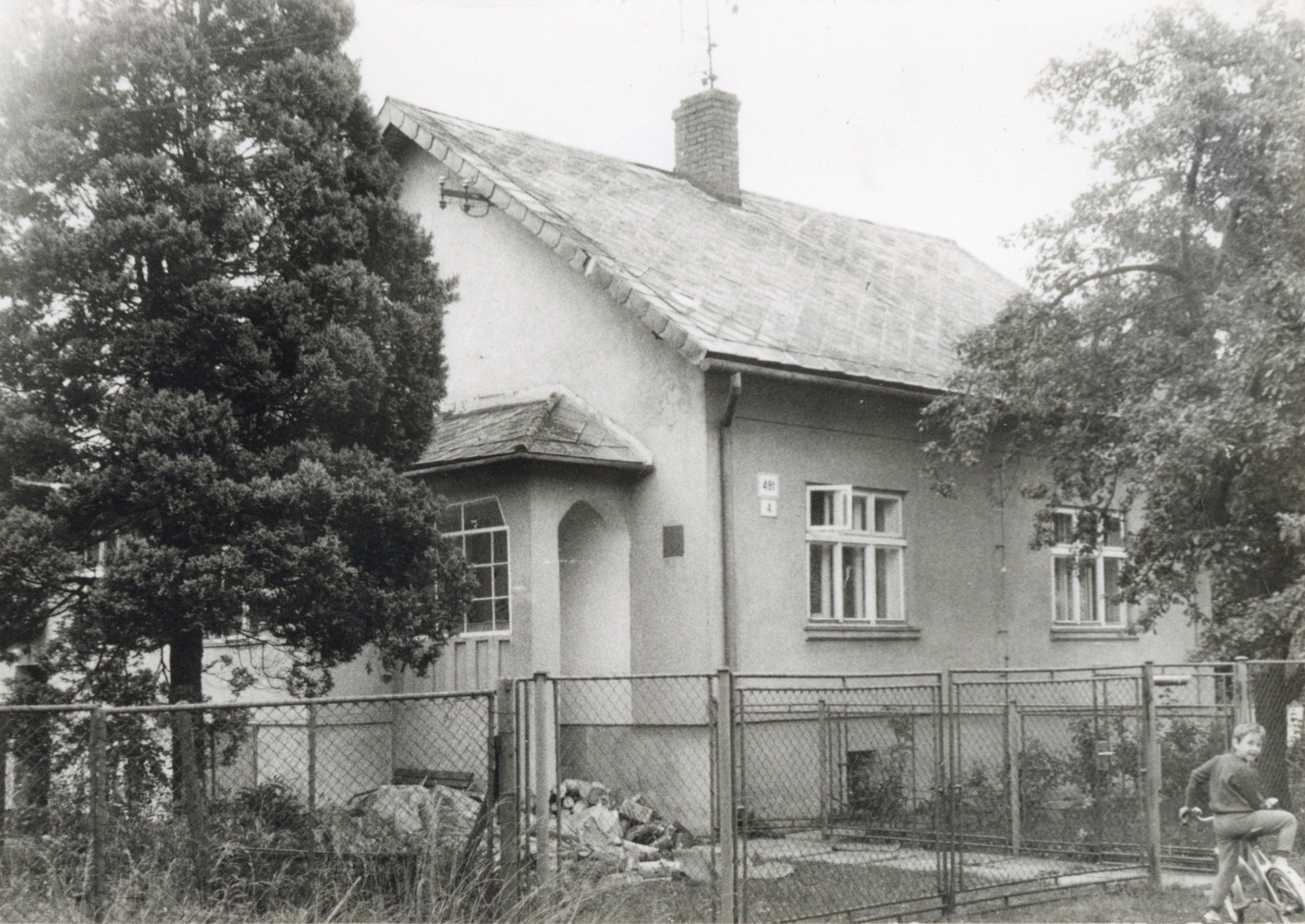 Dům čp. 481 na snímku z 25.6.1990 (Sbírka Józefa Chmiela)