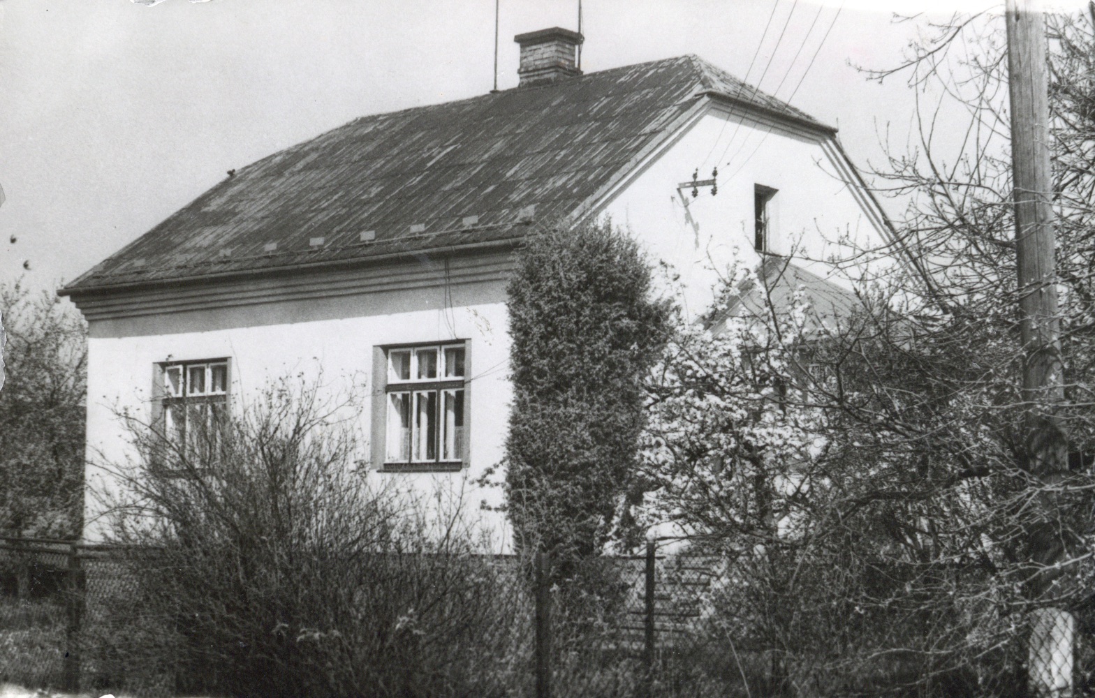 Dům čp. 496 na snímku z 30.4.1995 (Sbírka Józefa Chmiela)