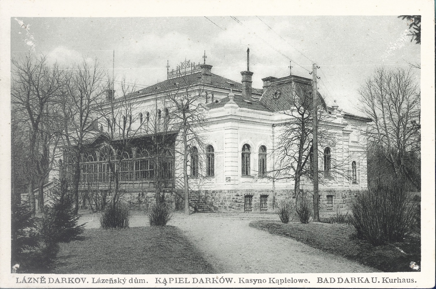 Nový Společenský dům - Kurhaus (čp. 498) byl postaven v letech 1900-1901 podle návrhu vídeňského stavebního rady Korna.