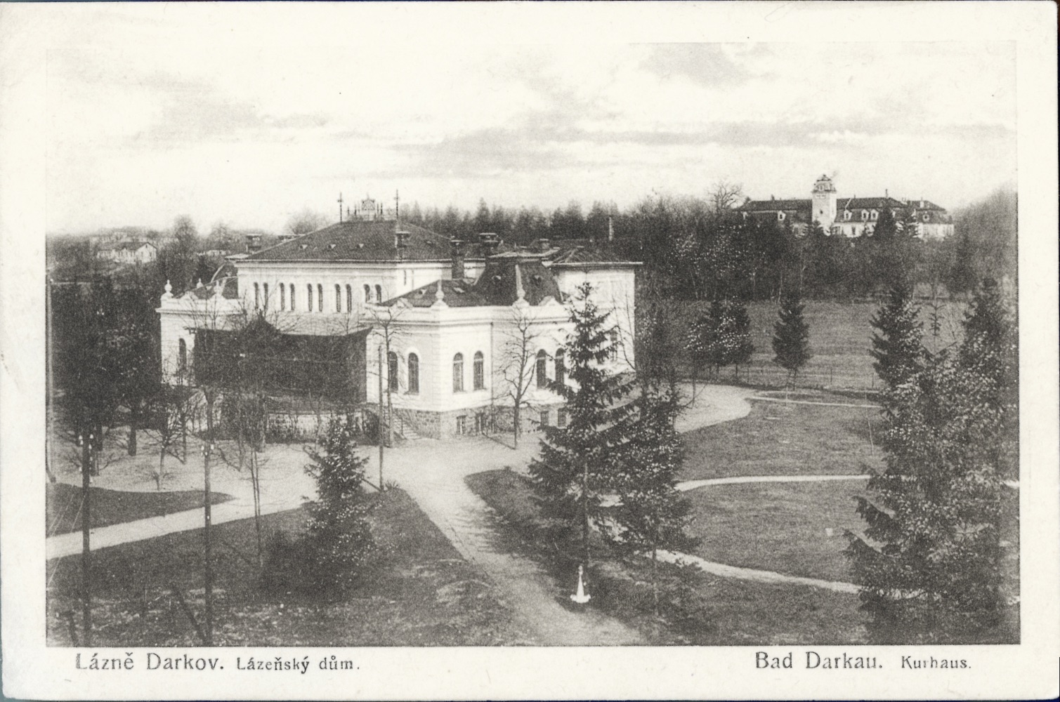 Nový Společenský dům - Kurhaus (čp. 498) byl postaven v letech 1900-1901 podle návrhu vídeňského stavebního rady Korna.