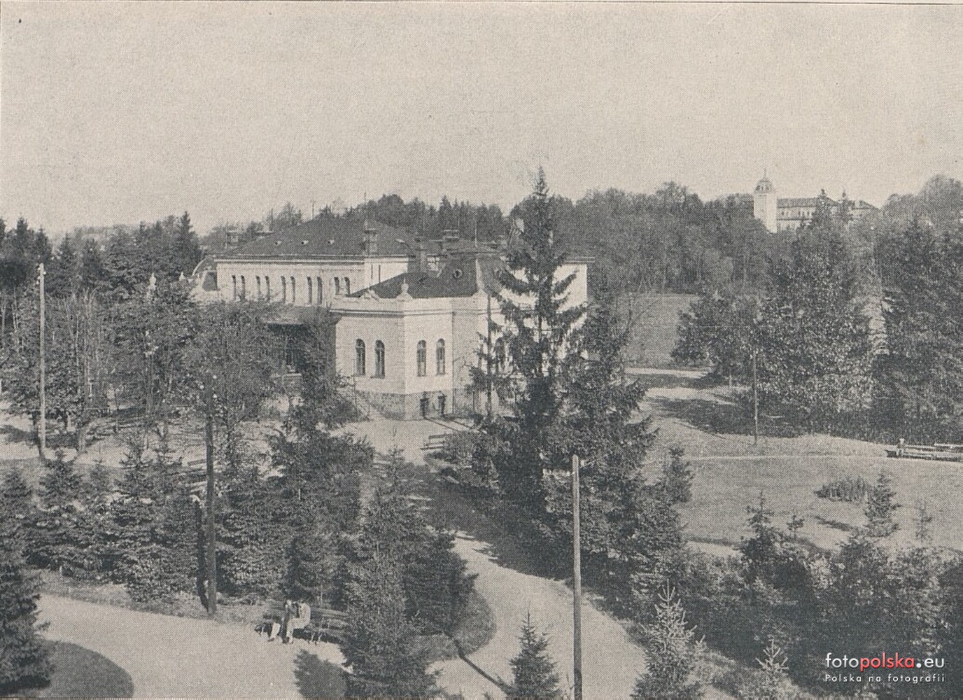 Nový Společenský dům, čp. 498. (Zdroj: fotopolska.eu, odkaz = KLIK na obrázek...)