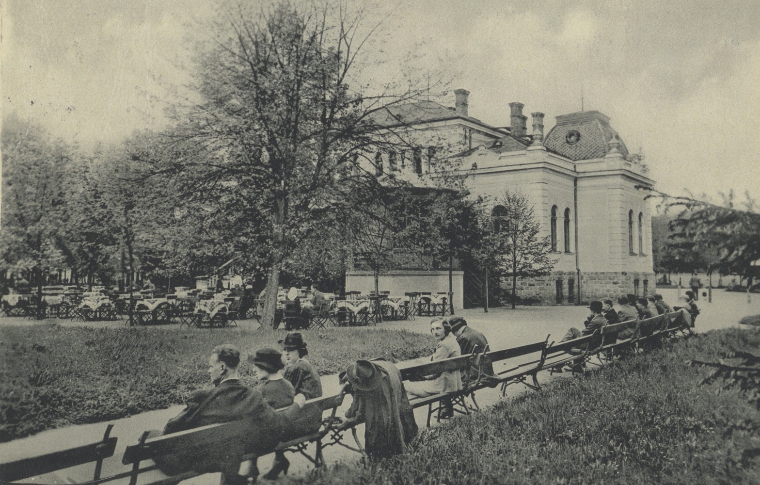 Nový Společenský dům, čp. 498