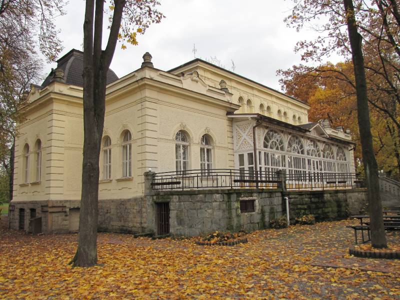 Společenský dům, čp. 498. (Zdroj: Národní památkový ústav, odkaz = KLIK na obrázek...)