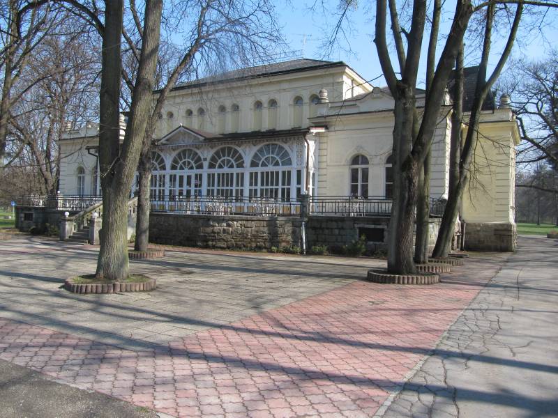 Společenský dům, čp. 498. (Zdroj: Národní památkový ústav, odkaz = KLIK na obrázek...)