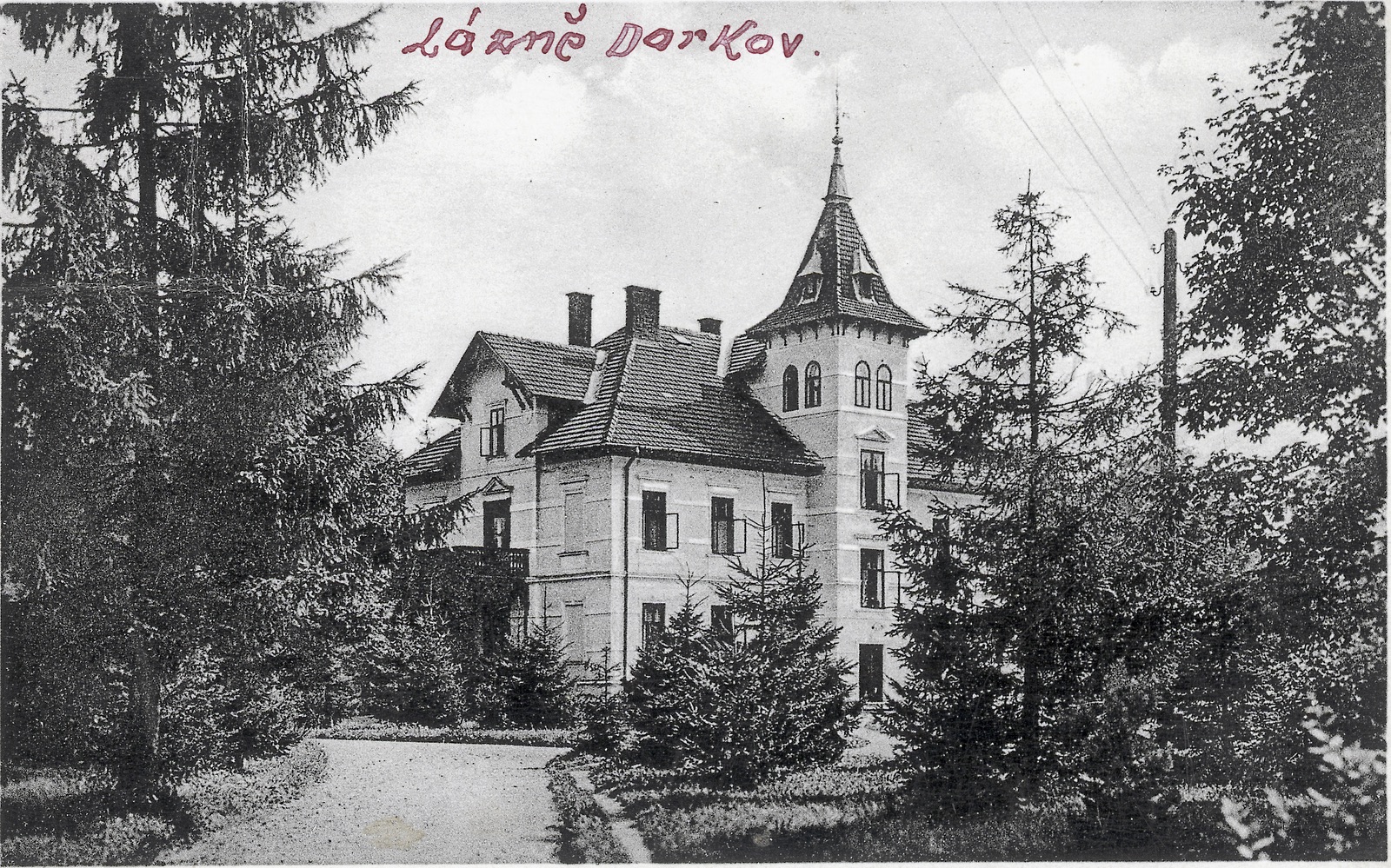Lázeňský dům Vila Henrietta / Jindřiška (postaven v roce 1880) ve své původní podobě. V roce 1958 byl zcela přestavěn a přejmenován na pavilon Jiřina (čp. 499)