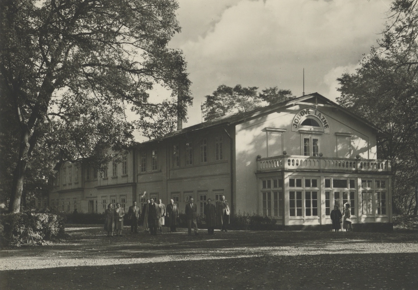 Budova prvního lázeňského domu, pojmenovaného Nové lázně (dnes: Staré lázně), čp. 55