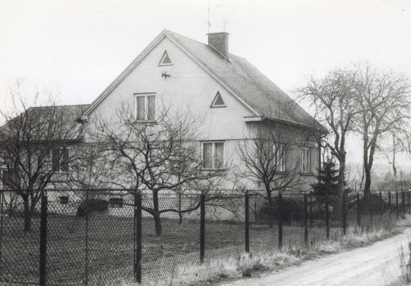 Dům čp. 551 na snímku z 7.3.1994 (Sbírka Józefa Chmiela)