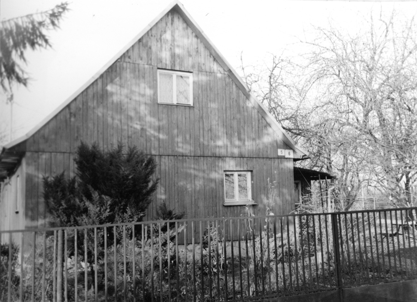 Dům čp. 6 na snímku z 3.1.1989 (Sbírka Józefa Chmiela)