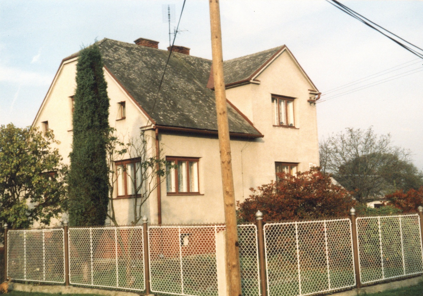 Dům čp. 606 na fotografii z 22.10.1999 (Sbírka Józefa Chmiela)