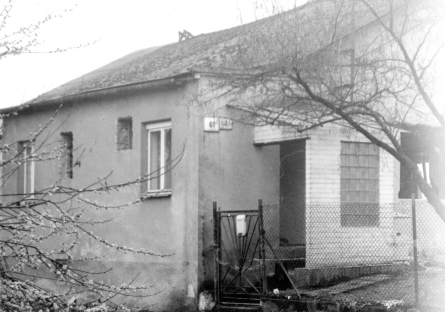 Dům čp. 61 na snímku z 22.3.1992 (Sbírka Józefa Chmiela)